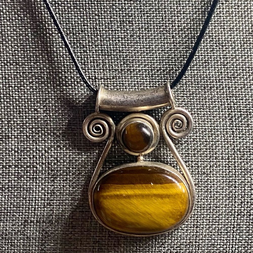 Vintage 925 Silver Twin Tigers Eye Pendant